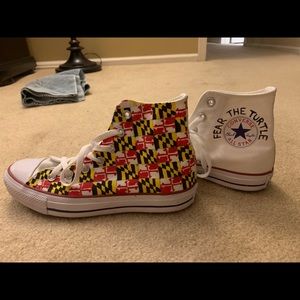 NEVER BEEN WORN UMD Converse